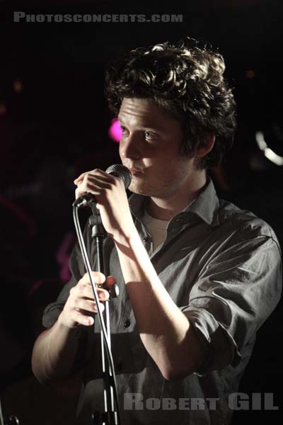 ZACH CONDON - 2007-07-30 - PARIS - La Fleche d'Or - 